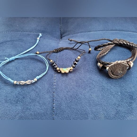Surprise trio bundle bracelets - Picture 1 of 5